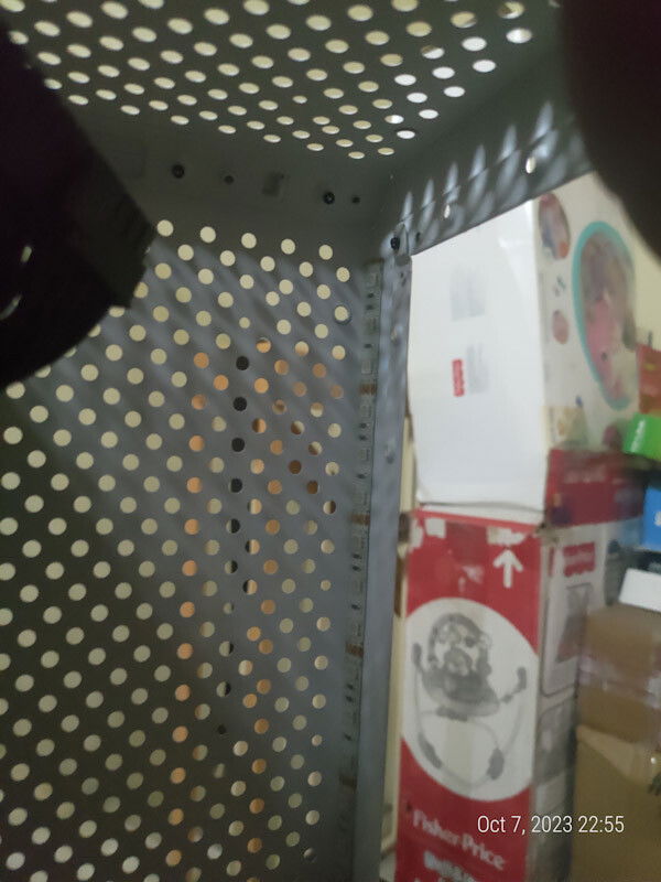 A DRGB strip hidden in the front of the case. Doesn't rally serve any real purposes I suppose.