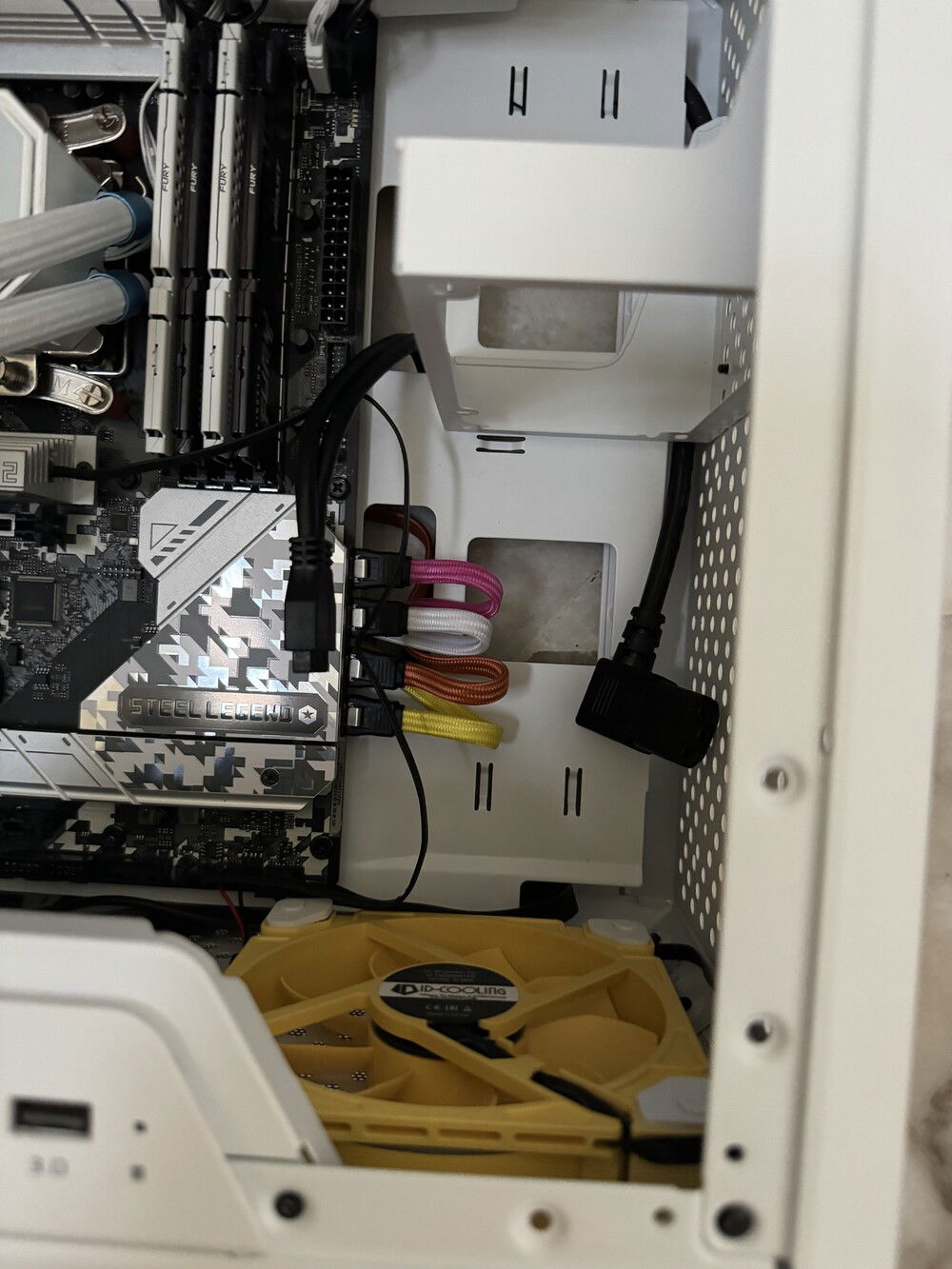 Too bad view of these cables would be obstructed by the GPU...