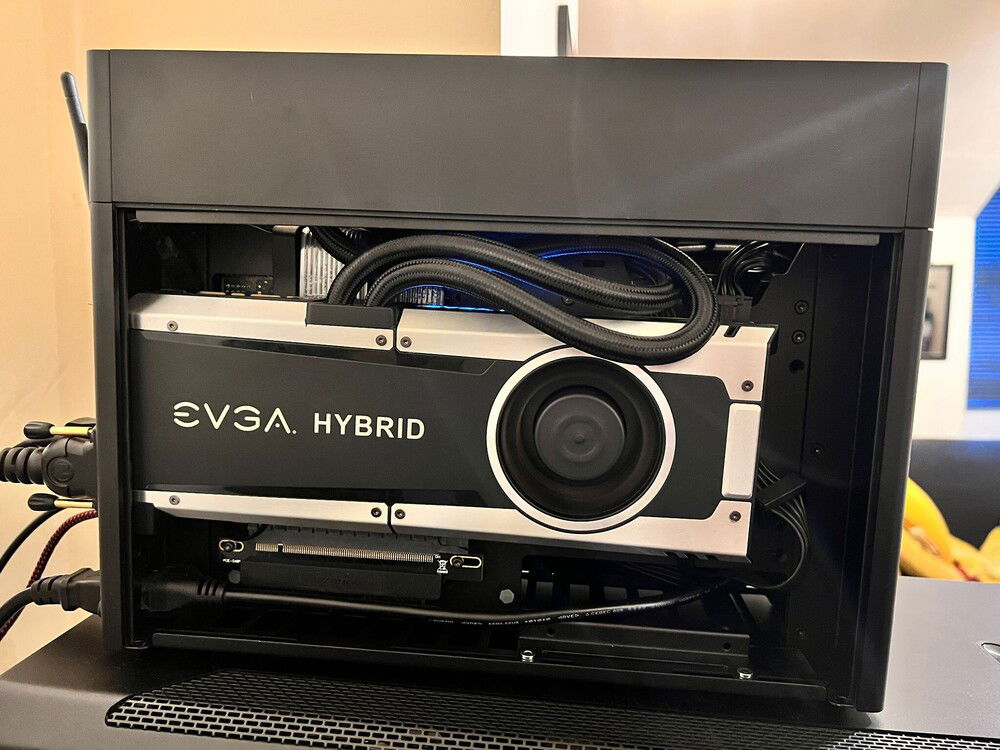 ぺ*ん様 LOUQE GHOST S1 MKIII LOUQE GHOST S1 MkIII - Premium Small Form Factor Mini-ITX Case