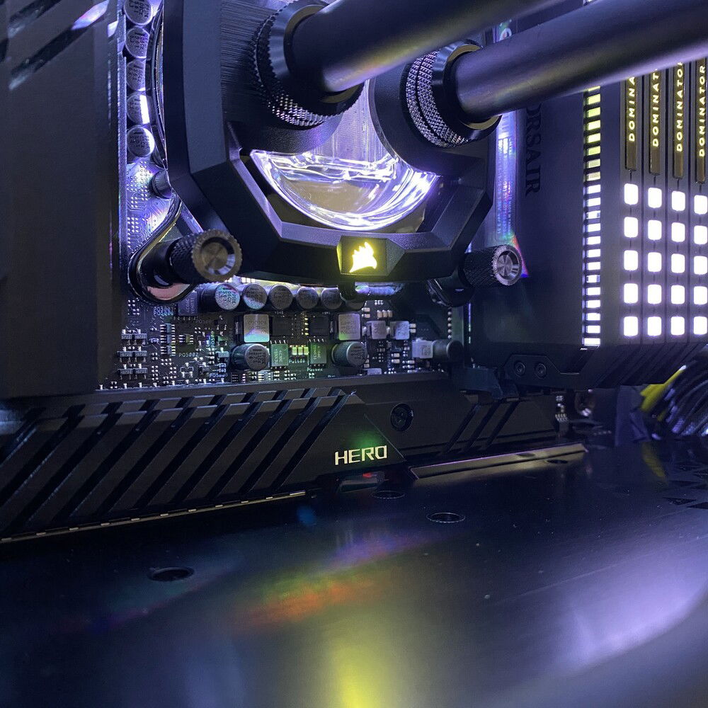 Detail 6
Samsung 980 pro 500GB behind the HERO