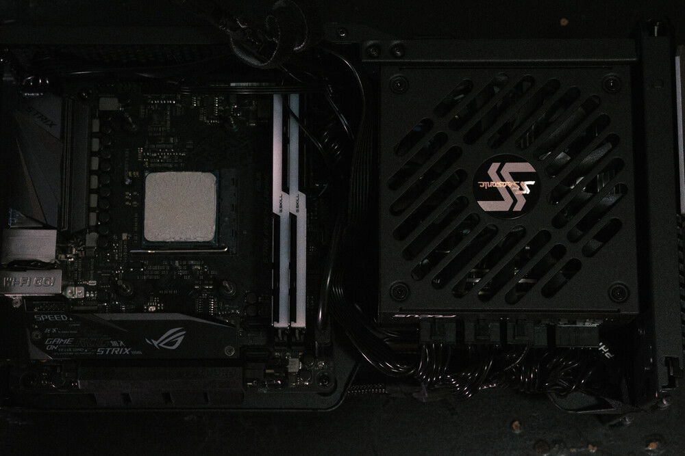 So before I installed the Intel. I burned a z690i mobo. So the Ryzen 7 1700 was in the Shift XT case for a few days. However...