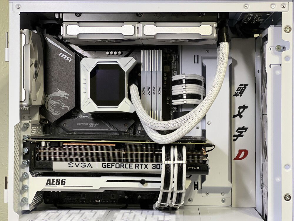 AIO shroud painted white and the tubing covered with CableMod sleeving to match the overall theme. The rear panel near the front of the case is an eyesore, so I covered it with an acrylic panel. Also customized the GPU support bracket by uphere!