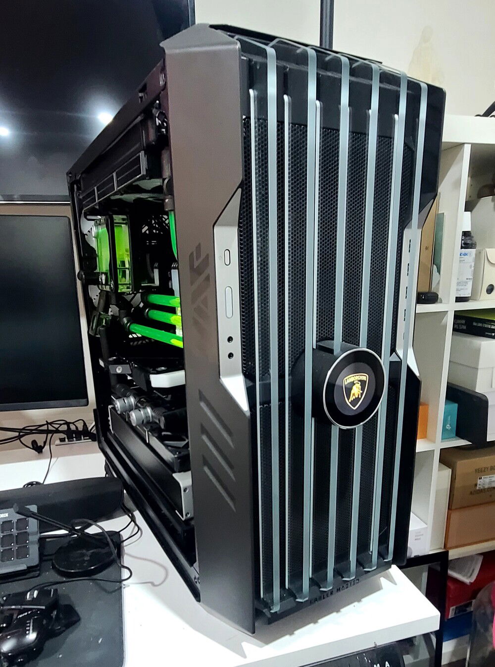 Coolermaster Haf 700 EVO. Watercooled industrial » builds.gg