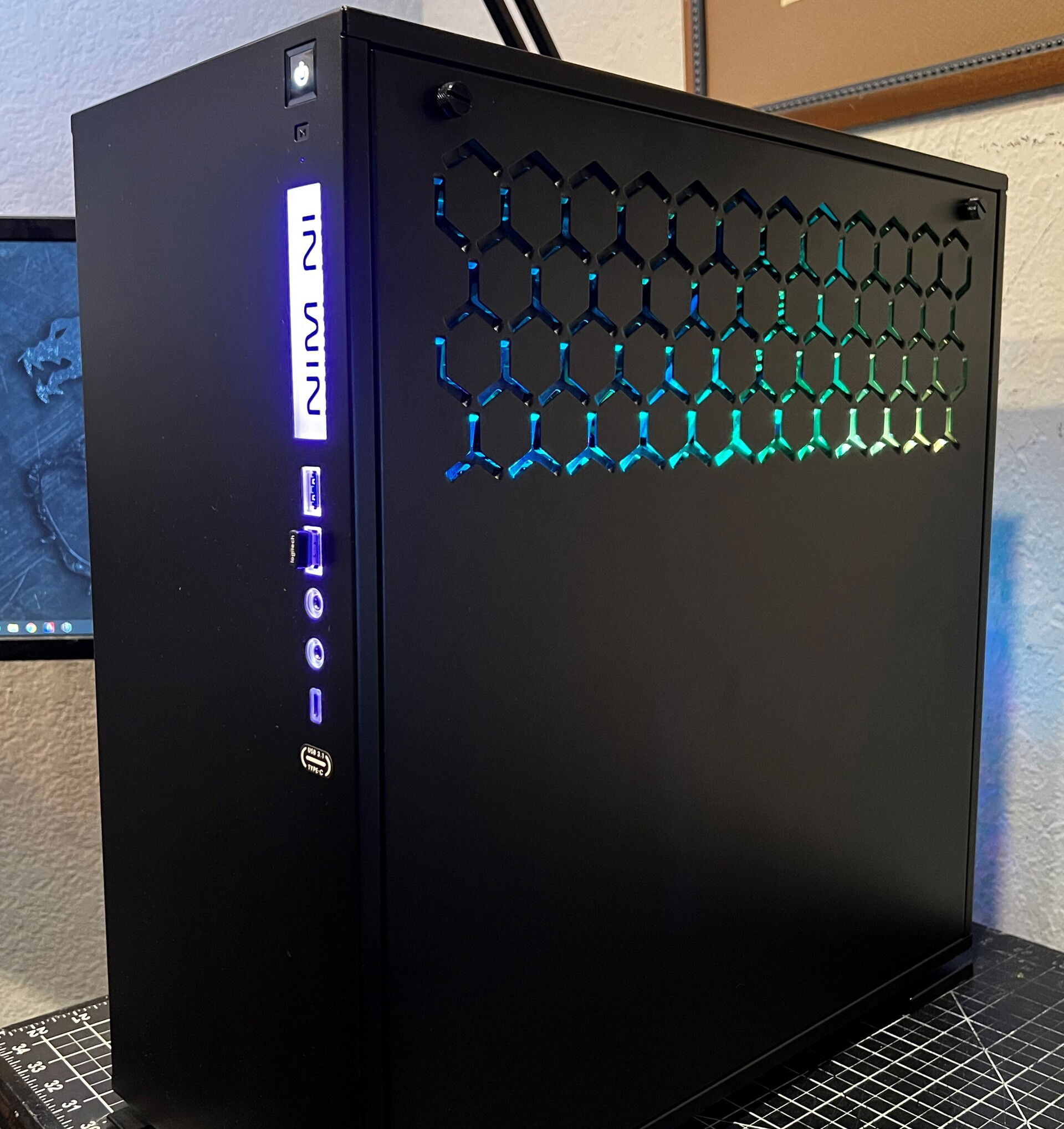 InWin 303C with some custom accents » builds.gg