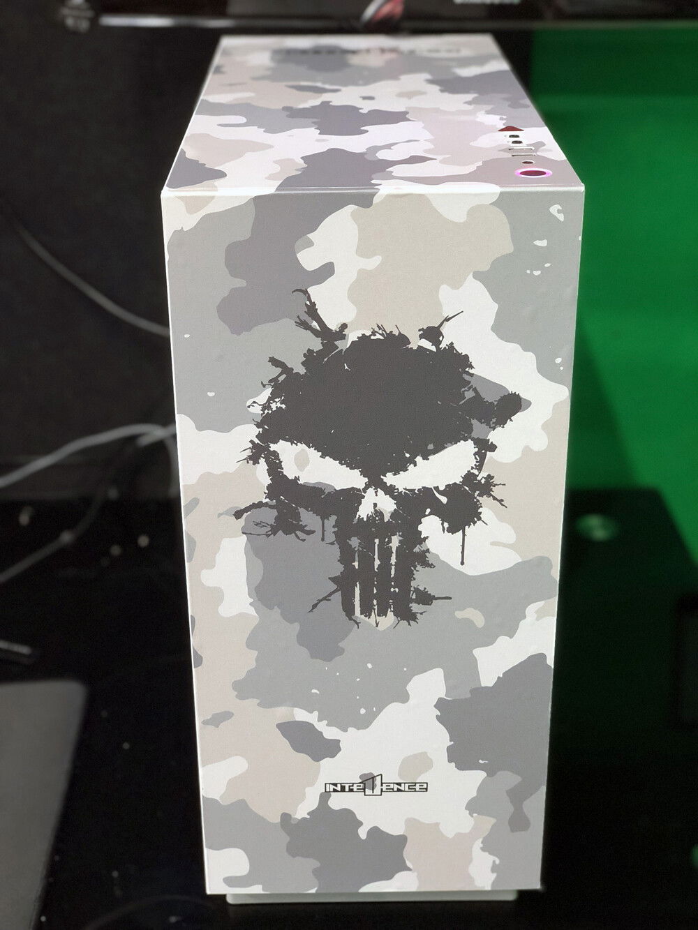 This is the front painted vinyl wrapped on the front and top panel of the case.