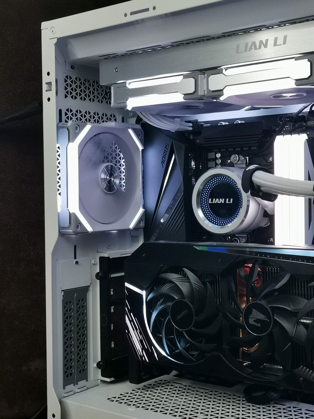 Highend PC Build for a 16yr old » builds.gg