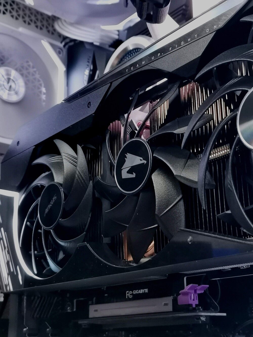 This aorus is a chongus