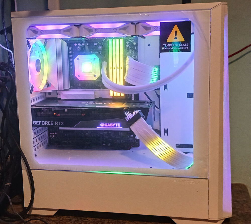 Phanteks Eclipse G A Builds Gg