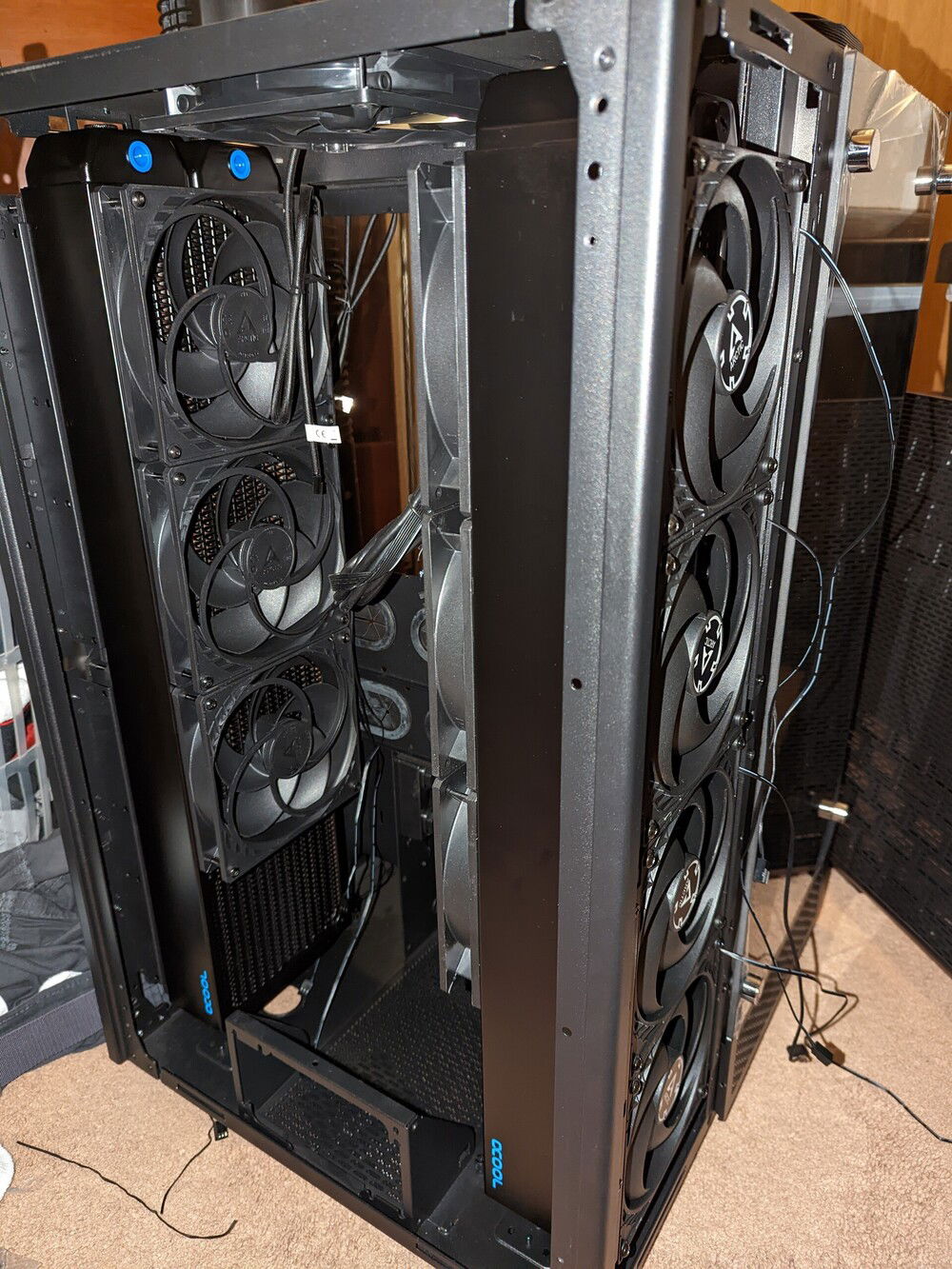 Push pull fan config. left lower 2 inner fans off because they would be very close to psu and would likely make air noise blowing against the side of it.