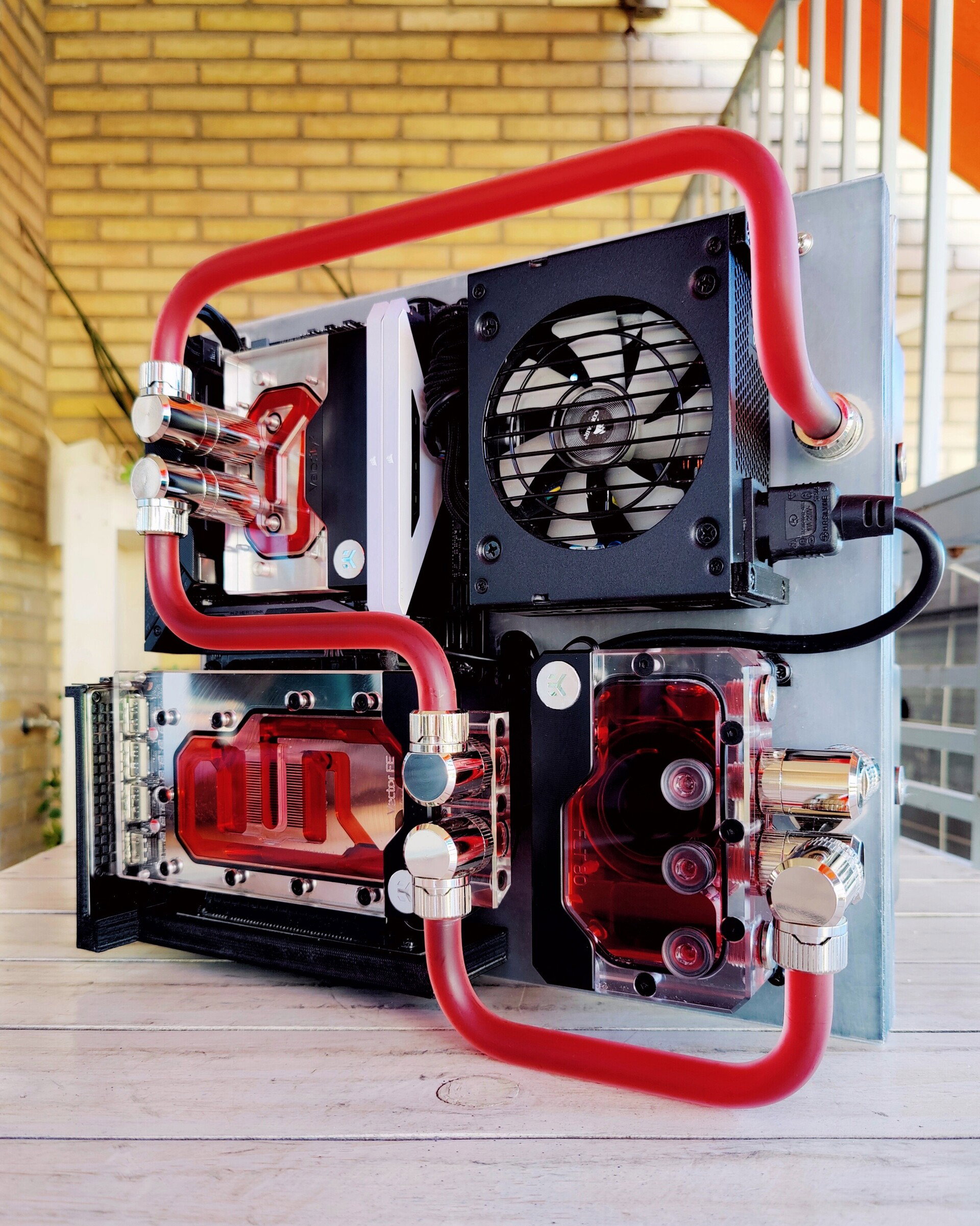 Micro ITX 16L Radiator Case V1 » builds.gg