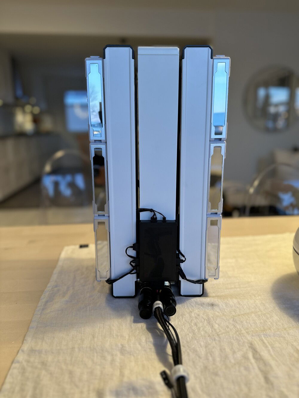 Backside with a d-rgb/pwm hub.