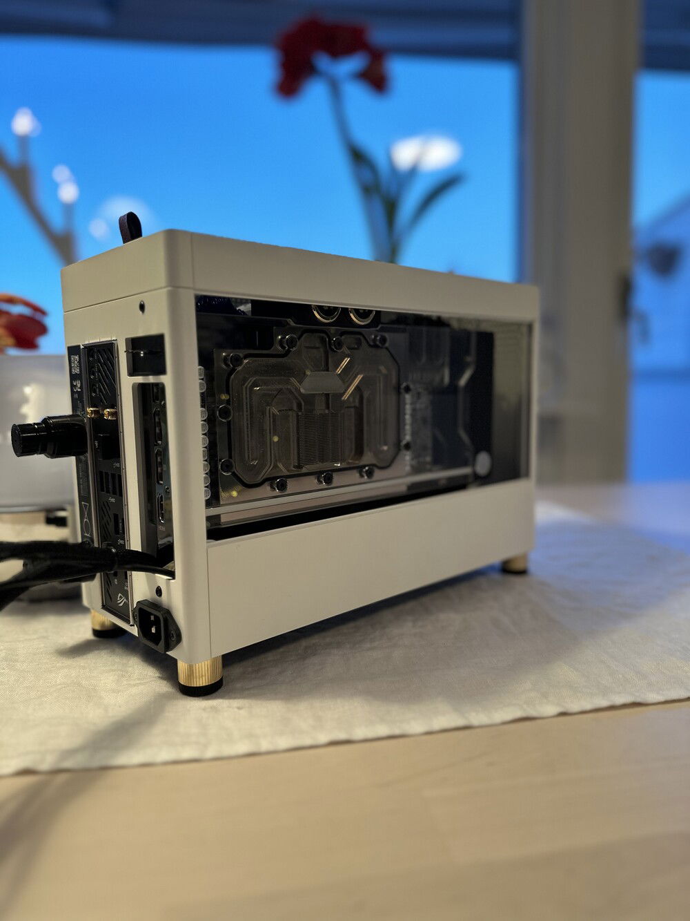 Gpu side, snug fit :)