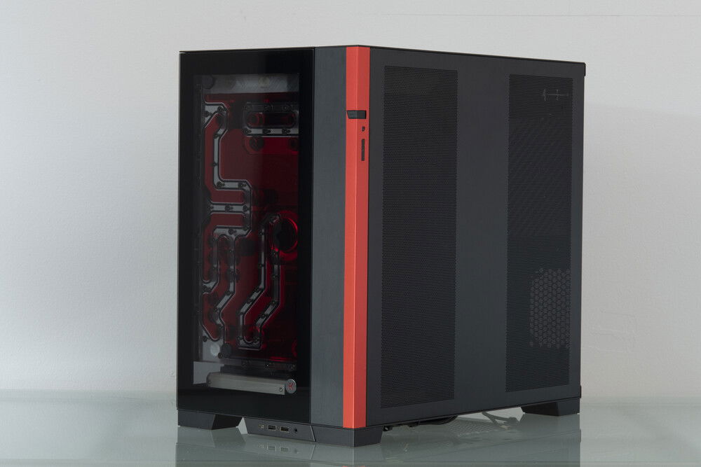 Satin red vinyl strip down the side of the case to bring the colorway to the exterior.
