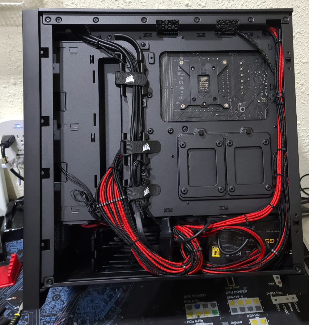 Extra Cables tucked away and managed for best Airflow