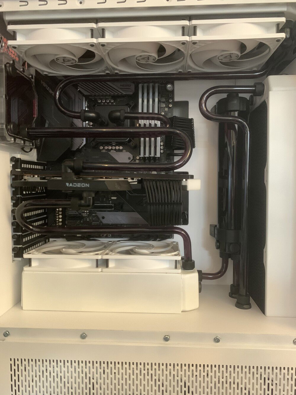 Result after the second bottle of Mayhems X1.
I also added another 16GB of DDR4.