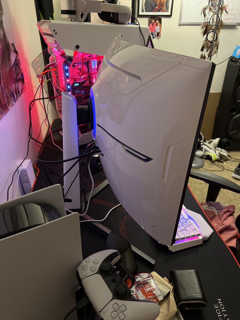 Matched up with neo g8 240 hz 4K curved monitor.