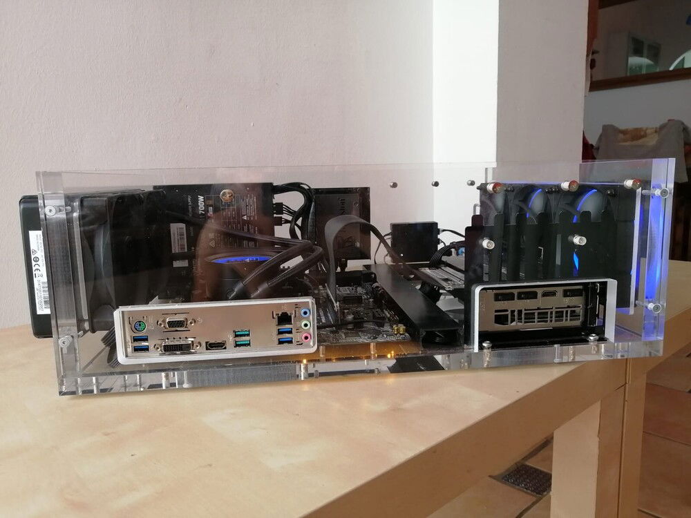 Access to the I/O panel and GPU ports