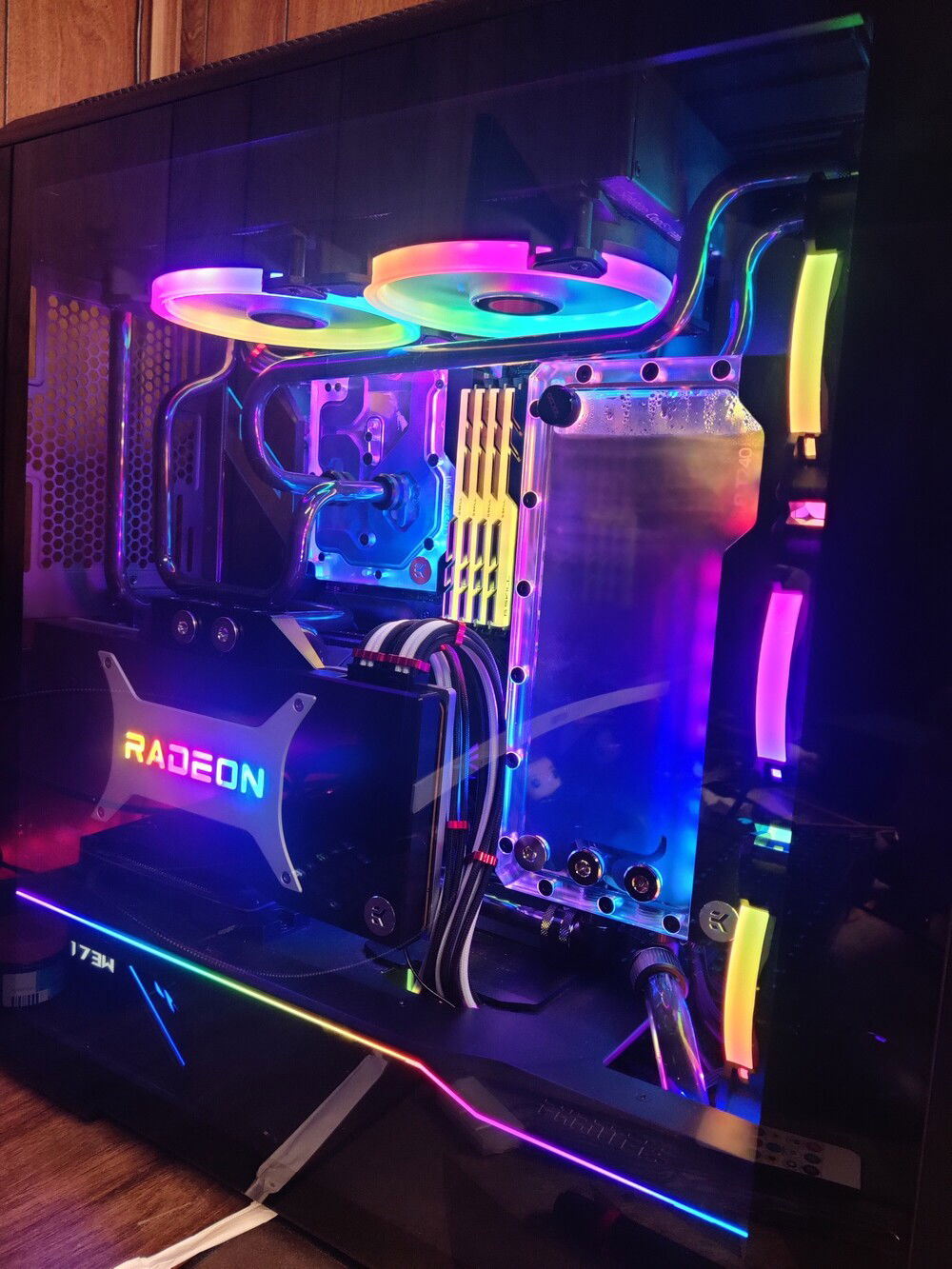 Tried out rainbow for shits and giggles but I kinda like it🤷🏼‍♂️