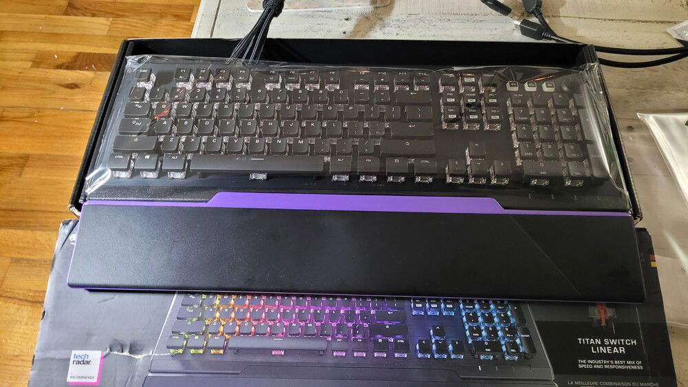 Detailed the keyboard to match