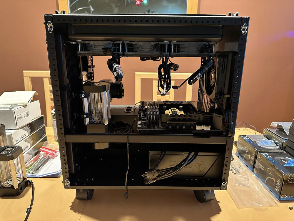 Everything is complete, aside from tubing, cable management and water blocking the 4090FE.