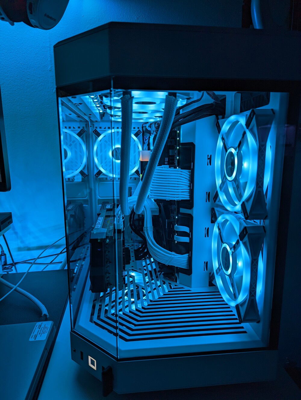 cables still being trained. plenty of breathing room for the 3080.