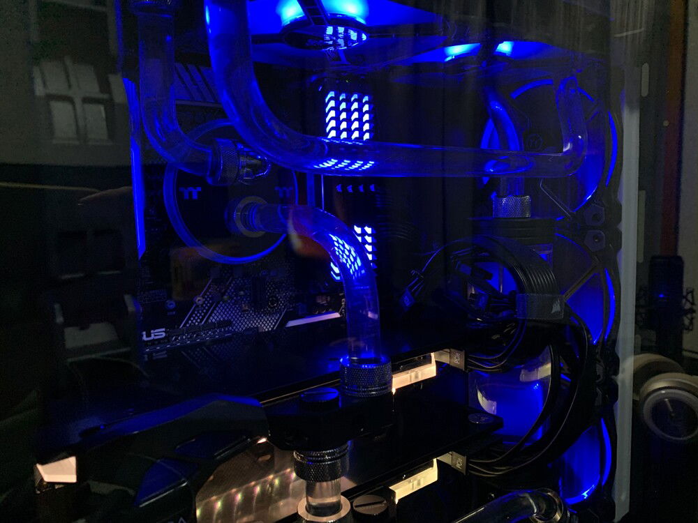 This beast went on to place me in the top 40 global 3DMark scores for dual GPUs, which I held for about 5-6 months after I had benchmarked the system.