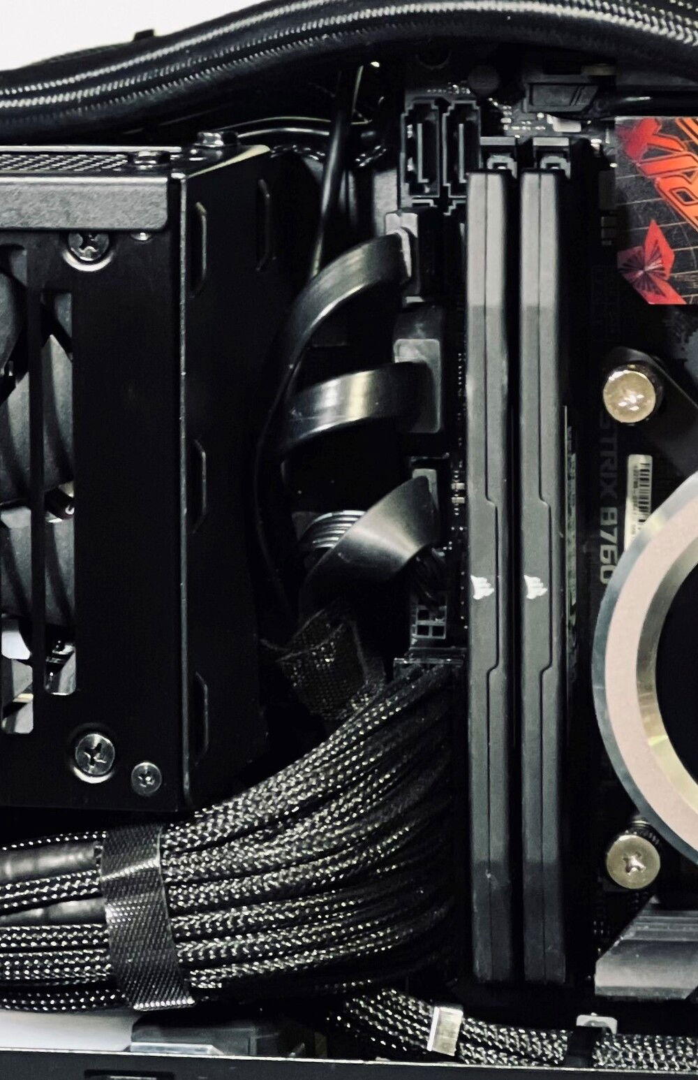 All front panel connectors used, included the hot swap drive.