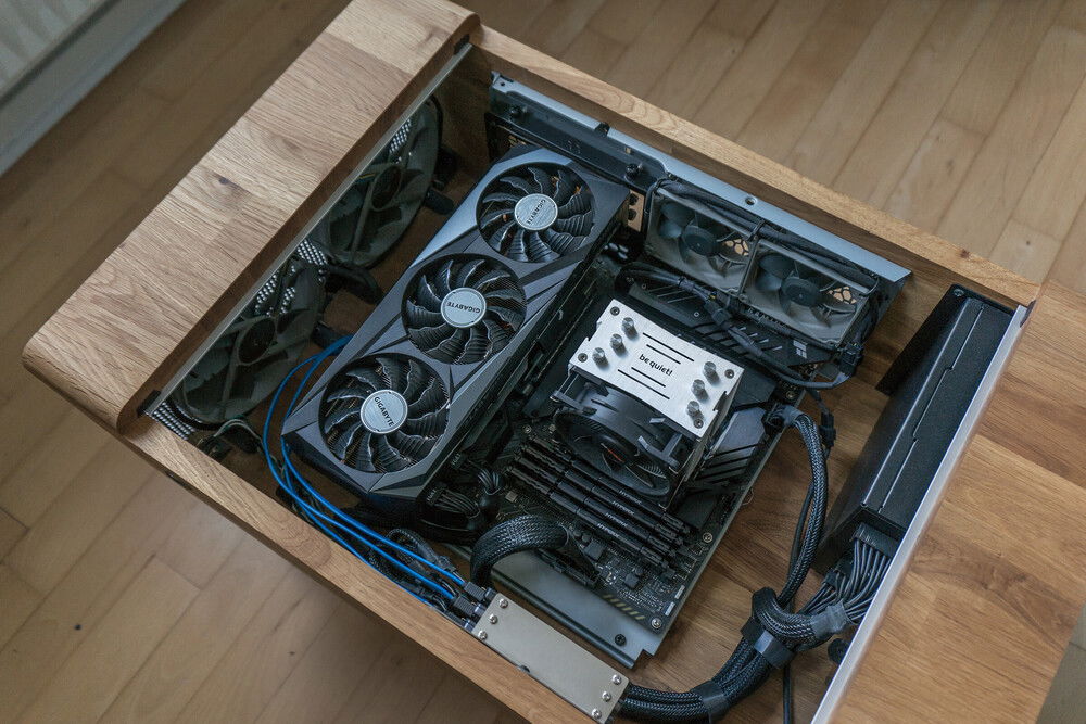 The Gigabyte RTX 3070 GPU is a much better fit for the case both visually and performance wise.