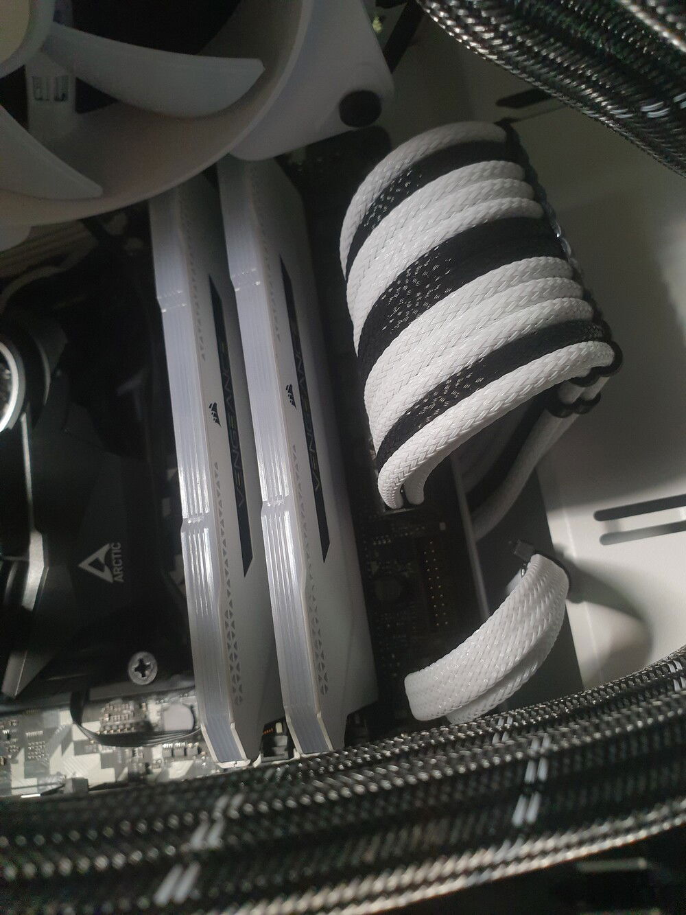 24 pin custom sleeved cable, SATA sleeved cable x 2