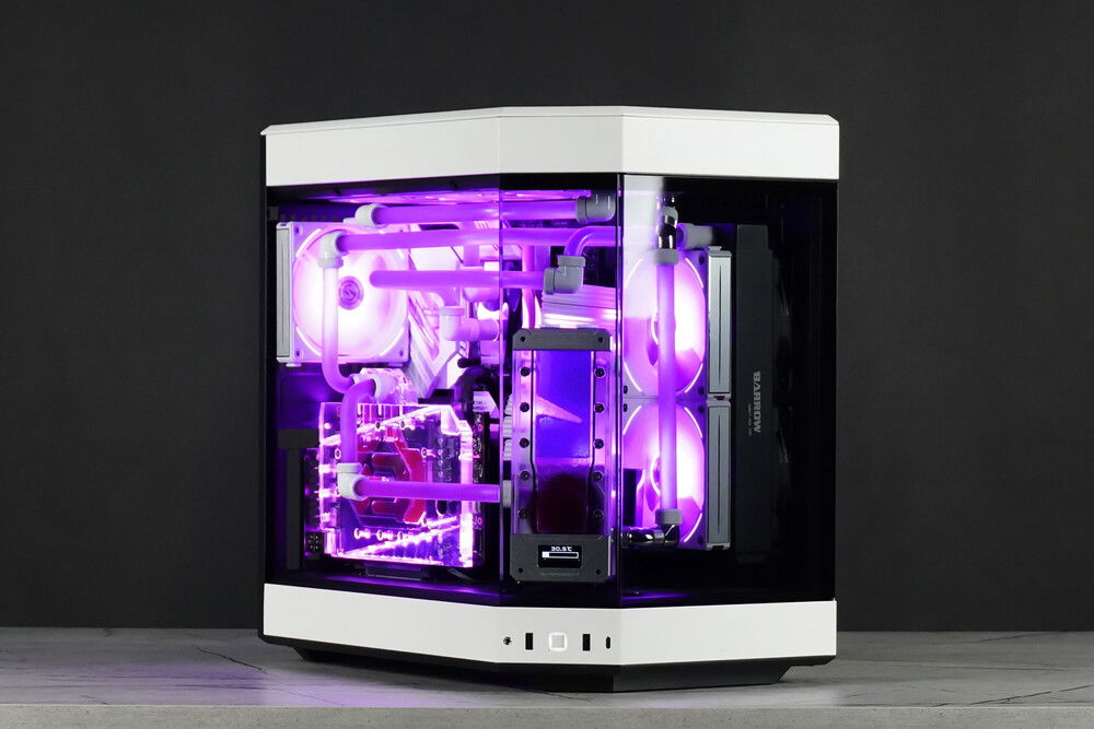 HYTE on X: Are you rockin' with the all white HYTE Y60 build?!? 📸:  ahmedbueida via Instagram  / X