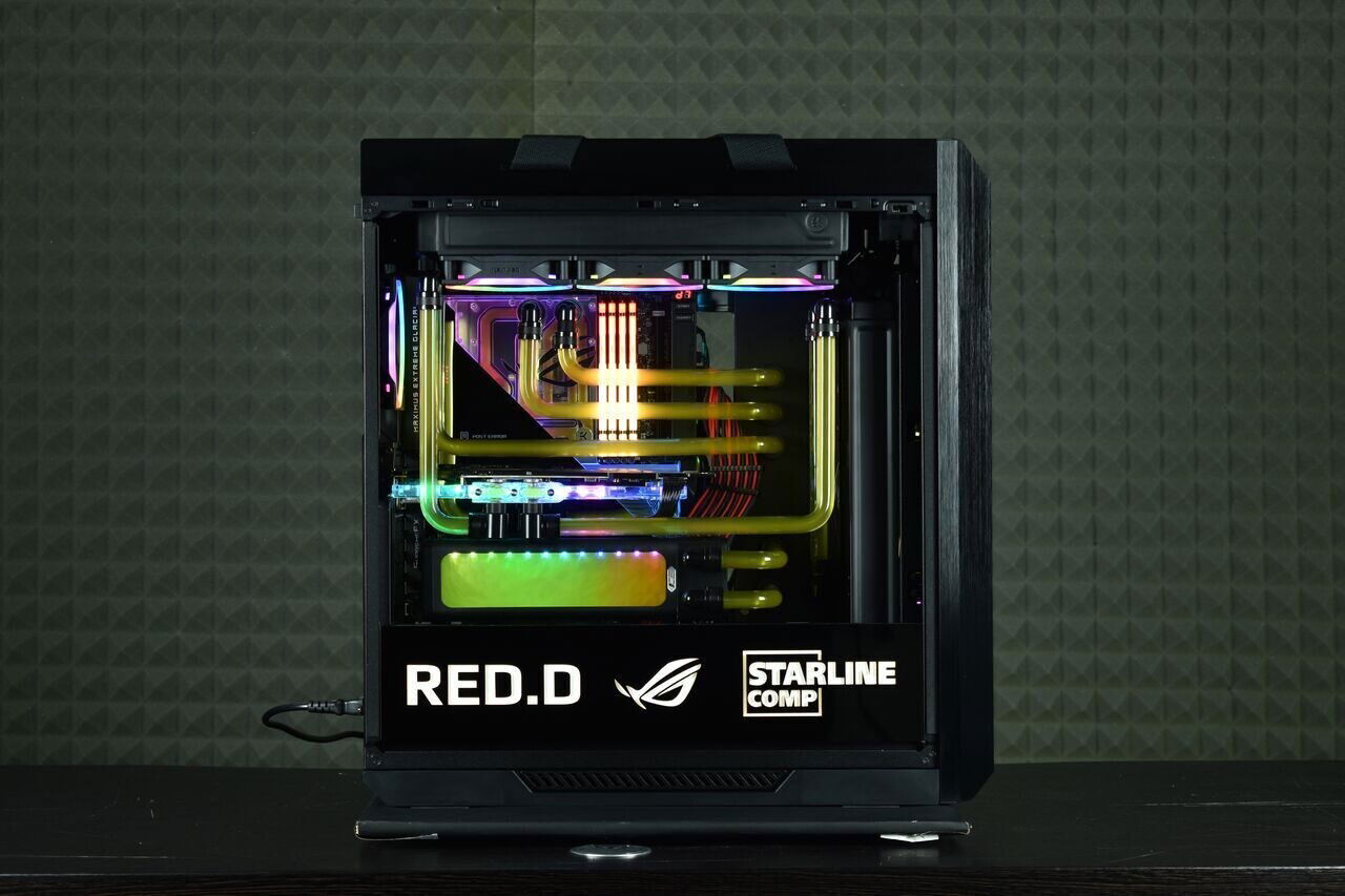 Asus Rog Strix Helios Black Red Rev Builds Gg