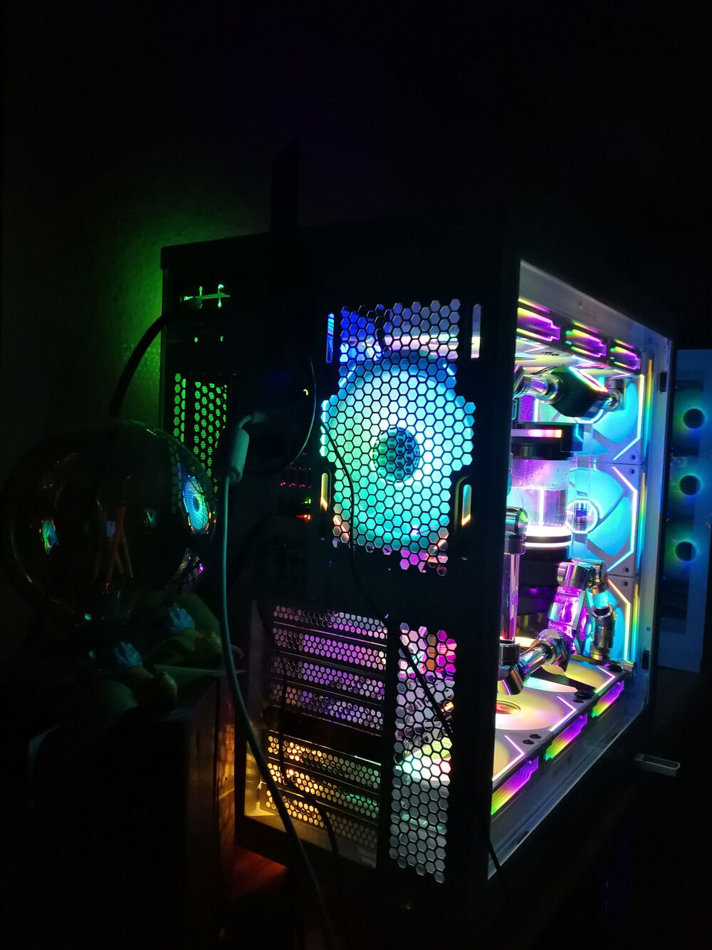 a look from behind into the case