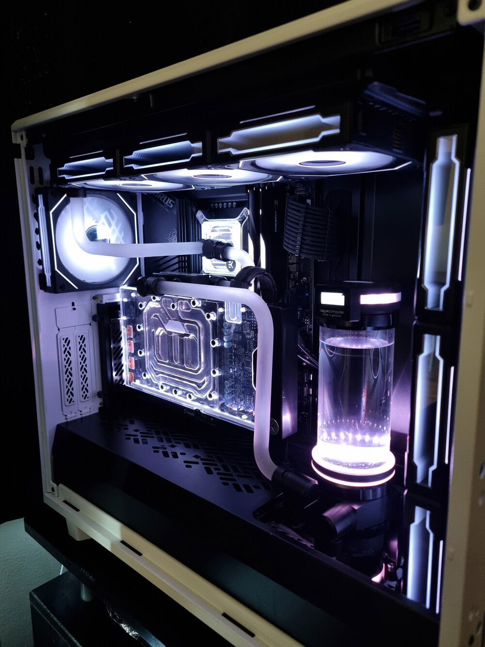 Stunning all white Lian Li o11 Dynamic Evo XL Build (13700K/ RTX