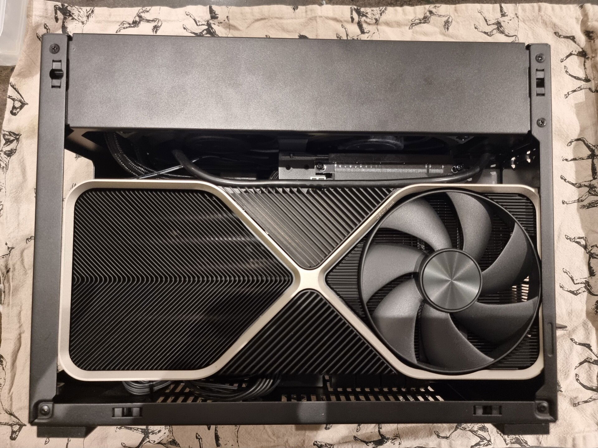 RTX 4090 meets 7950X3D meets A4 H2O meets yellow » builds.gg