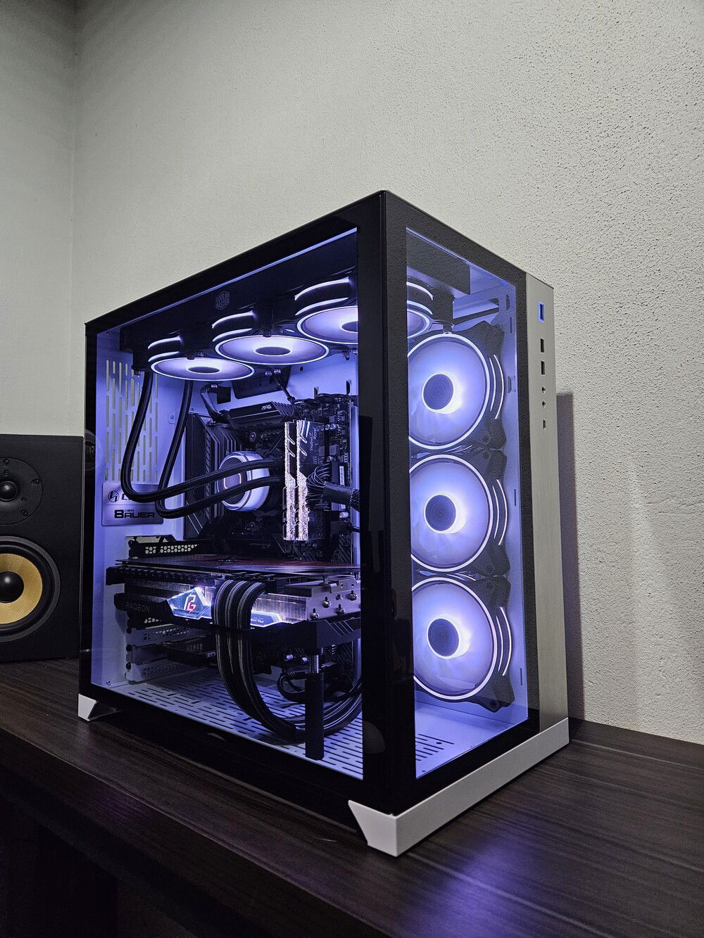 July 2023 - Ryzen 7 5700X + RX7900XTX + custom PCI-E power cables by Felion Custom (Brazil)