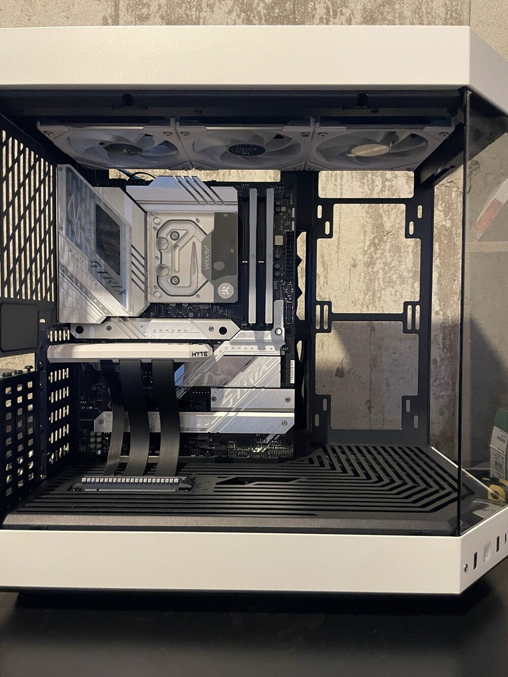 Added the Slim 240 radiator plus fans to the attic space of the Y60, before I knew I'd be pulling this out and installing a Slim 360.