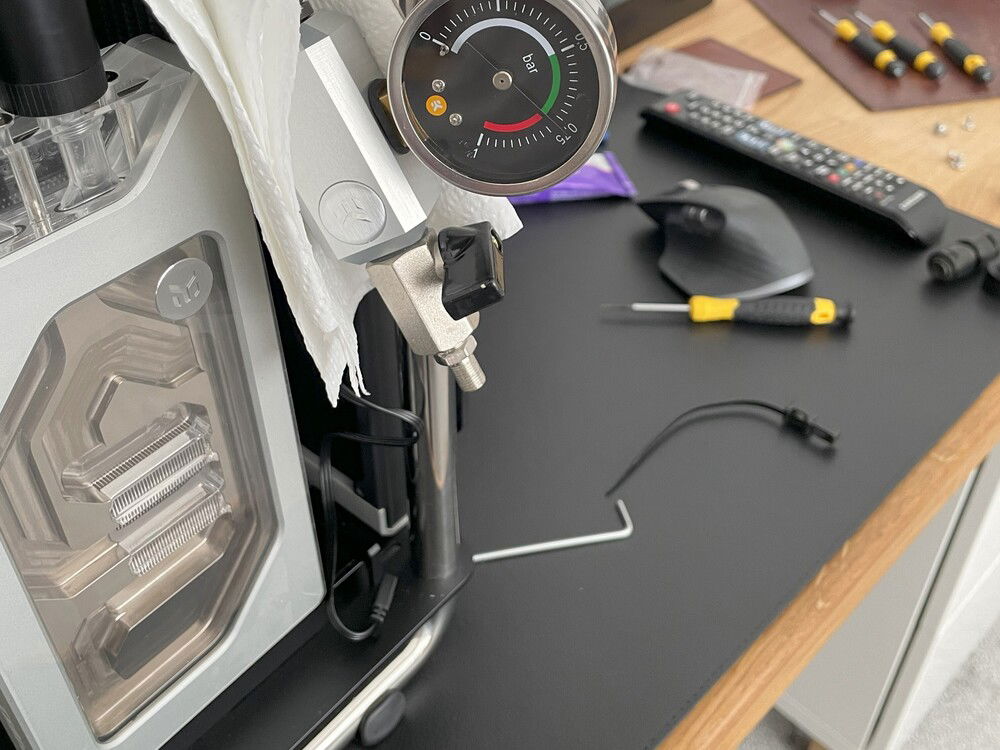 It held pressure but the tube kinked