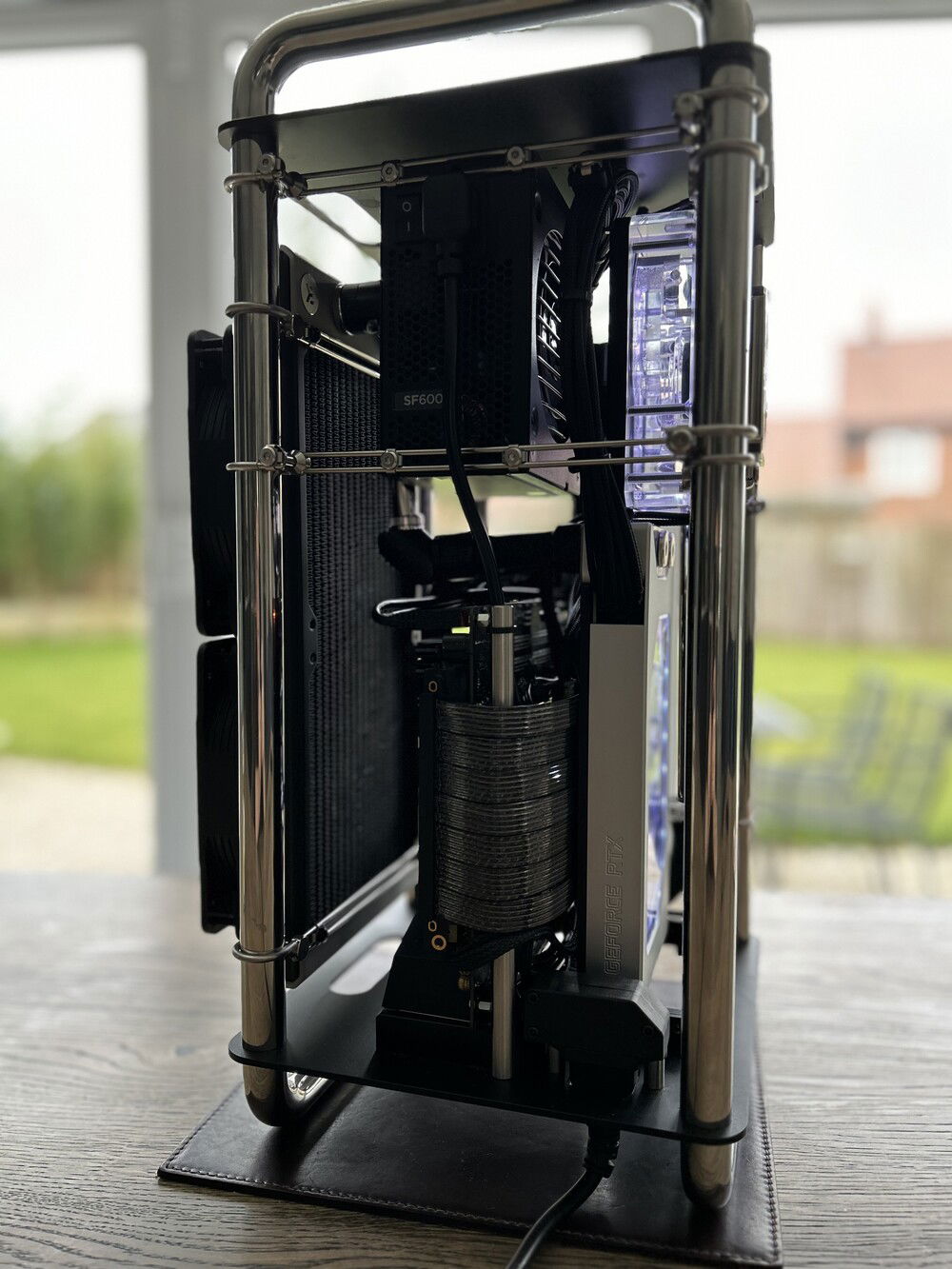 Final build Rear view. Its kinda wierd how this side which sits against the wall, is so clean. I actually wanted to run the cables here, but Streacom were out of extra brackets, so it had to go in with the tubing.