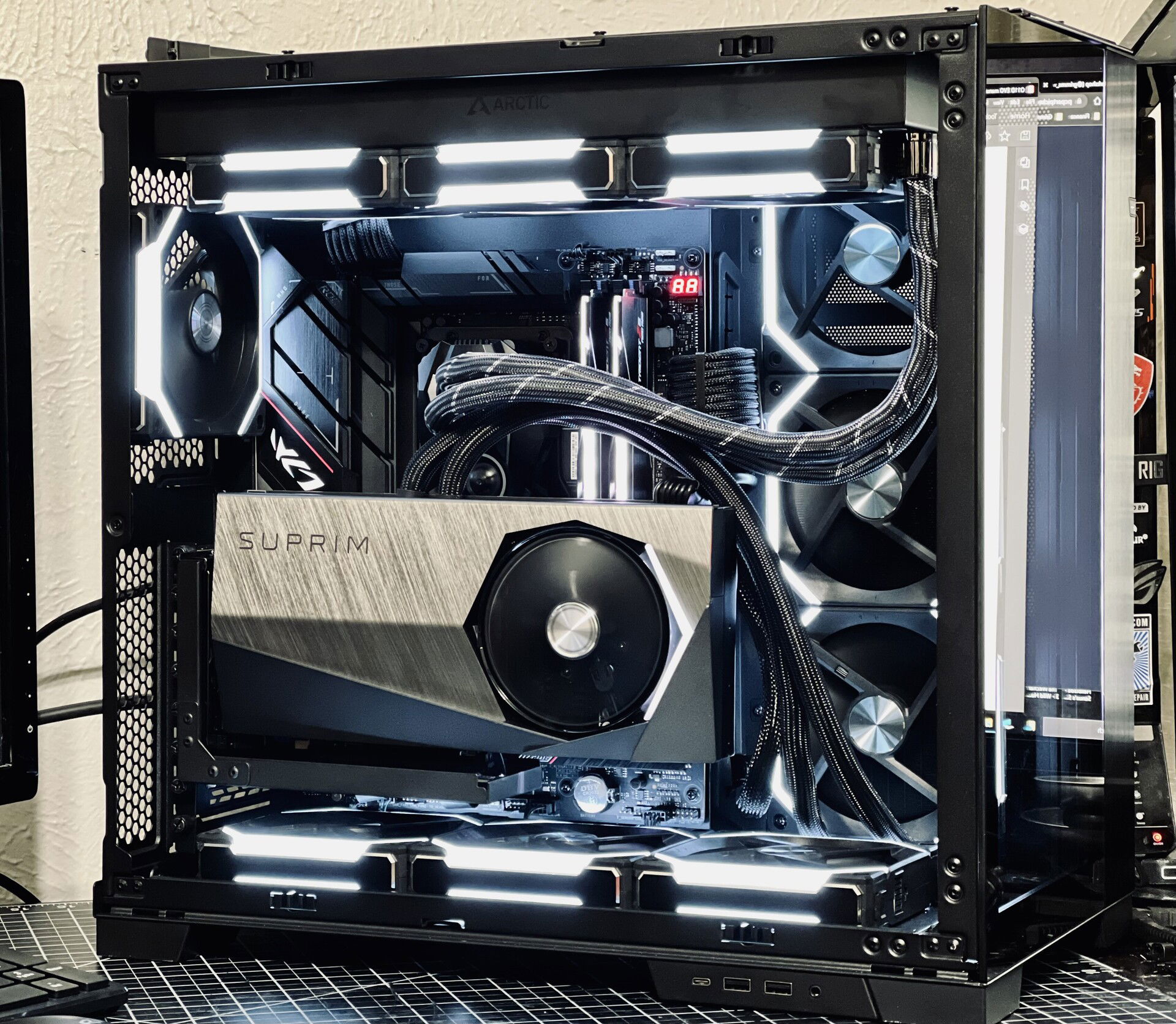 O11D Evo w/ MSI 4090 Suprim Liquid » builds.gg