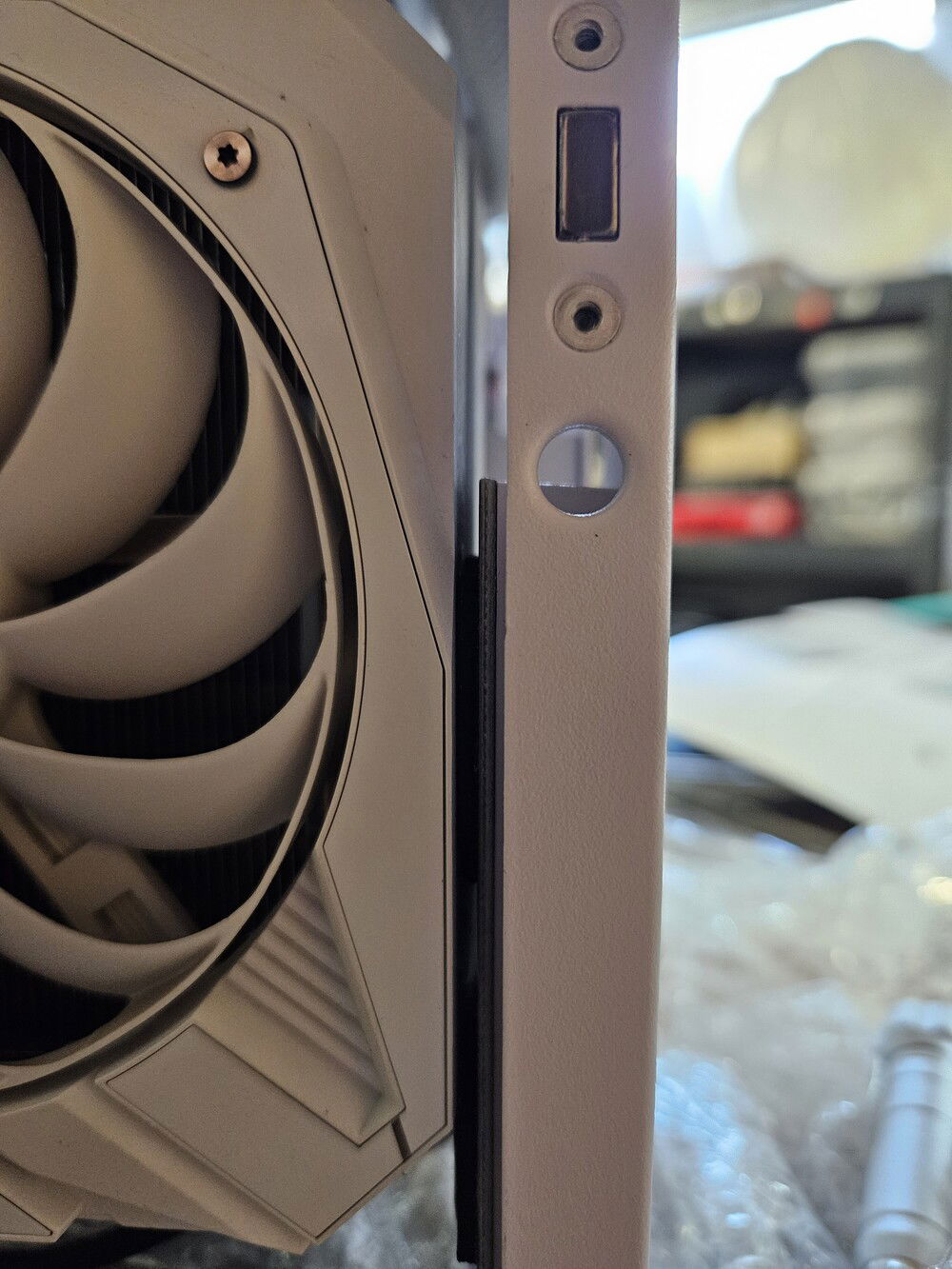 This was a tough battle, 0mm clearance! I almost thought of giving up ...