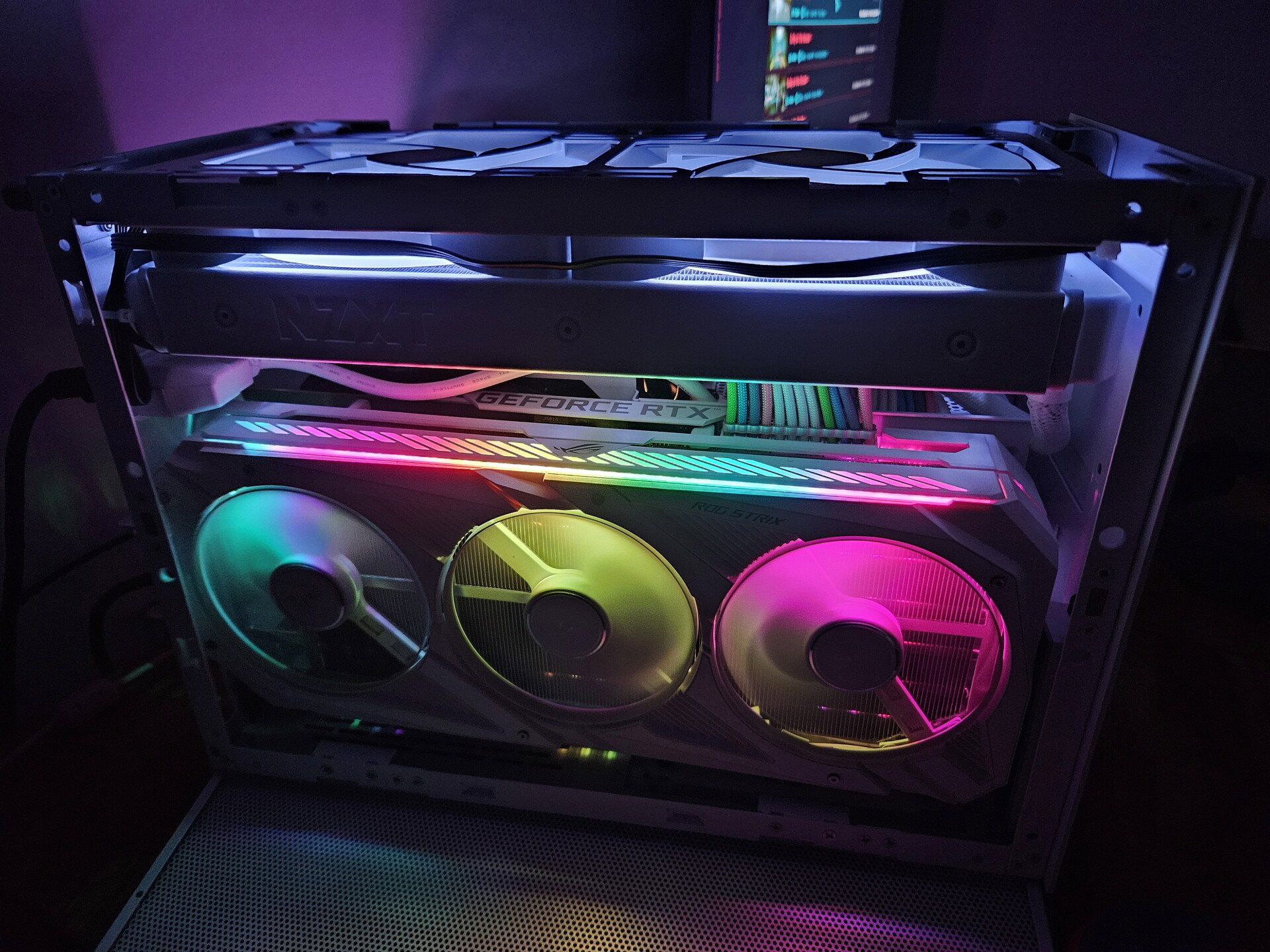 All white Lian Li Q58 » builds.gg