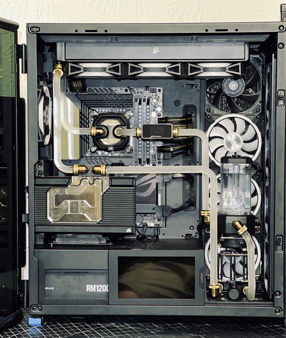 Loop is filled with DI water + PrimoChill Utopia. The client later filled it with EK CryoFuel Mystic Fog.