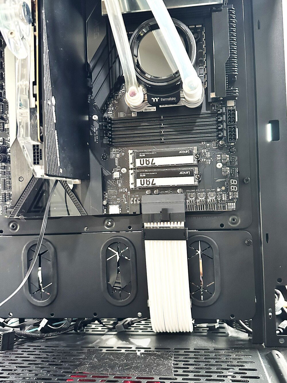 6M.2 4TB Gen4, 1 4TB Gen5