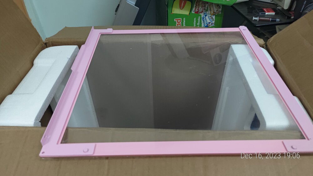 The case arrived from the US slightly dinged up, but still in relatively good shape. The tempered glass side panel is in one piece luckily, but part of the panel (where the screws are used to fasten the panel to the case) that was only held down by rubber tape fell off! Managed to get it reattached, but yeah, I don't know how well the tape will hold at this point.

I hate how Malaysian parts distributors only carry black and if you're lucky, white. Why can't they live a little, FFS! Importing this case gave me a really hard time and the customs took RM300 from me even though it's an empty case!