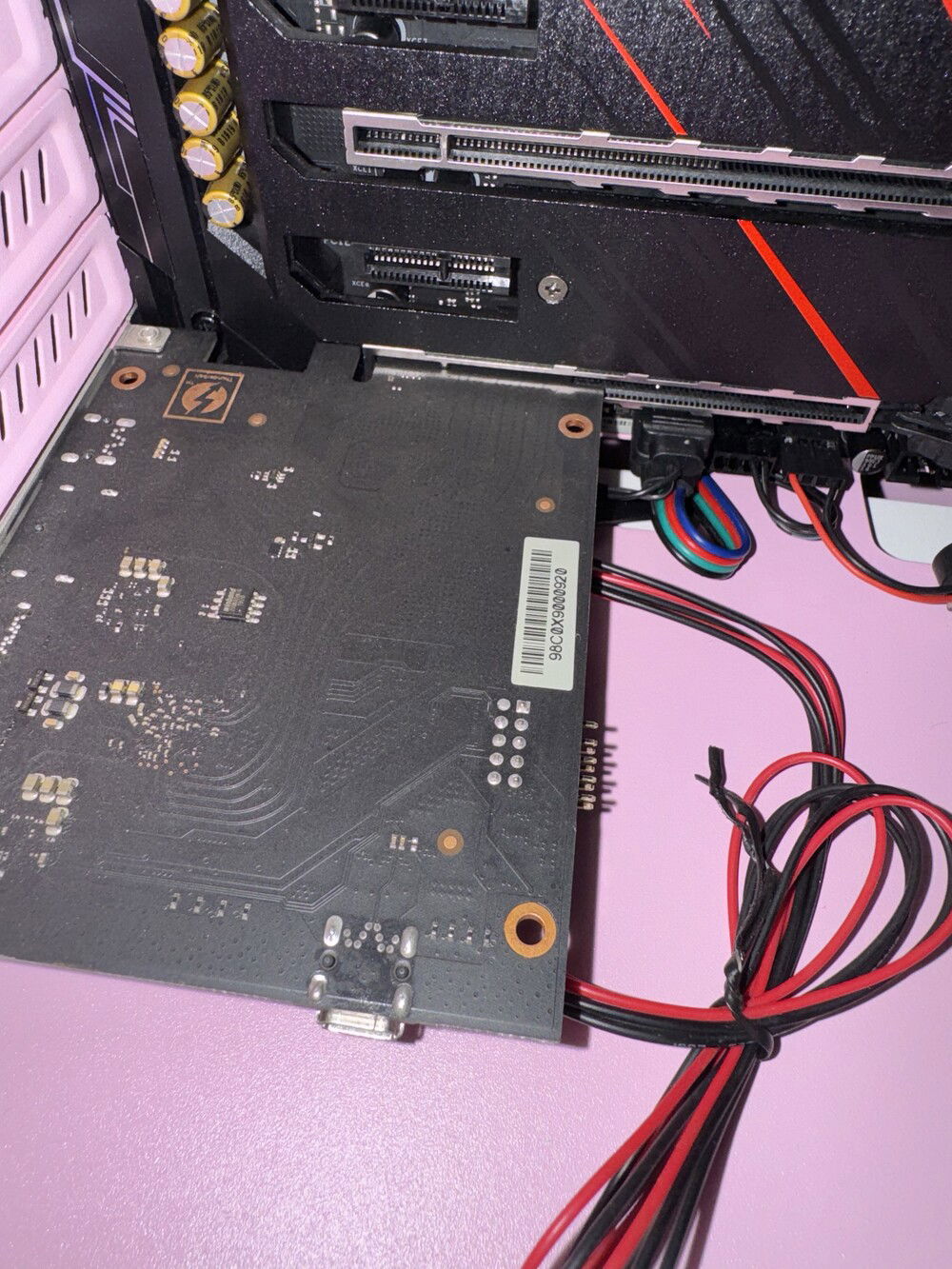 Thunderbolt 3 card installed.