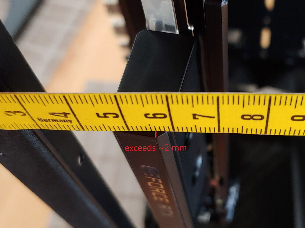 The original GPU water block did not fit into the case.