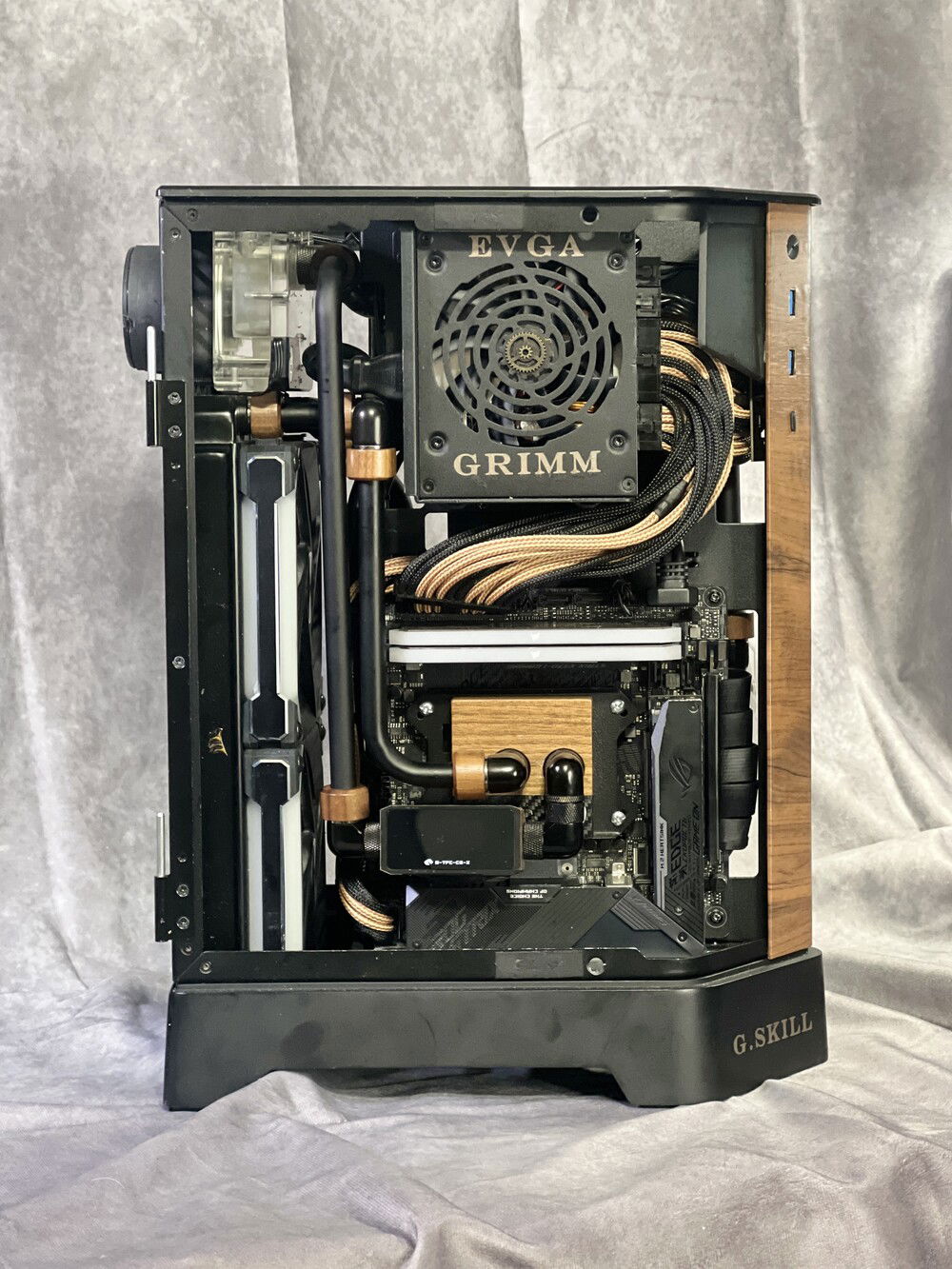 I'm treating the Z5i as an open case currently. The tempered glass is so dark you can't see anything inside, and this build was meant to be seen.