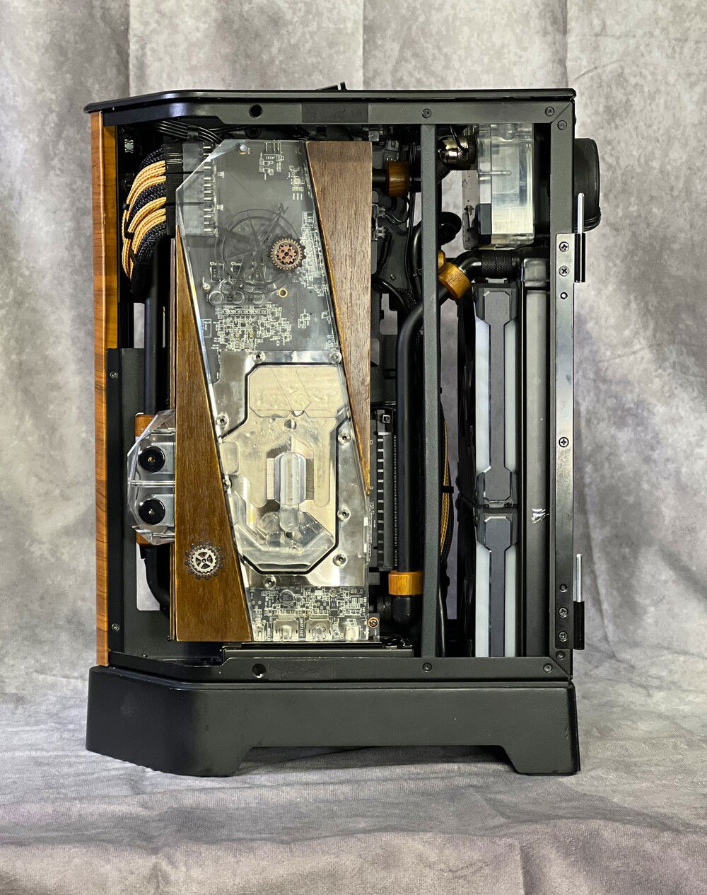 I added walnut accent panels to the GPU block so it would fit with the EK Lignum hardware.