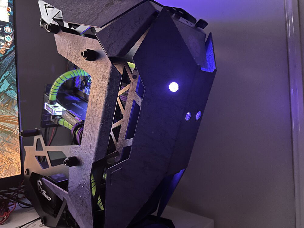 Newer pic, changed to green fluid