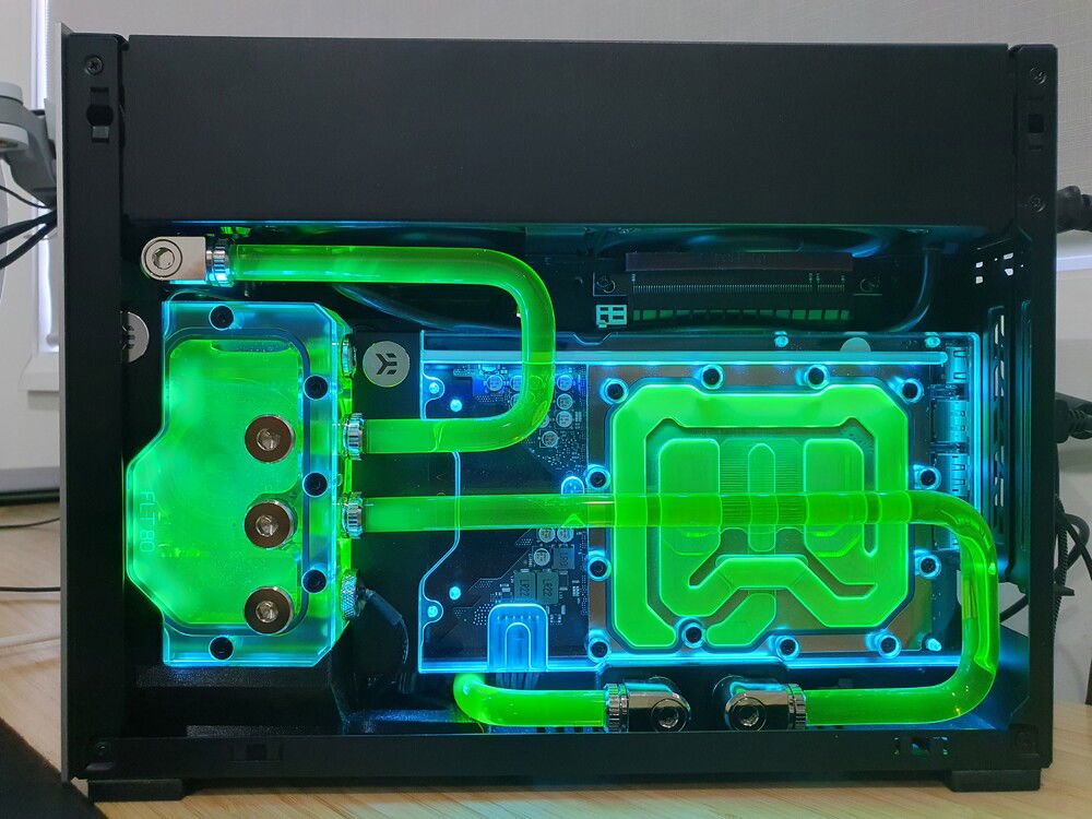 Acid Green CyroFuel from EK. Really pops with the blue lighting.